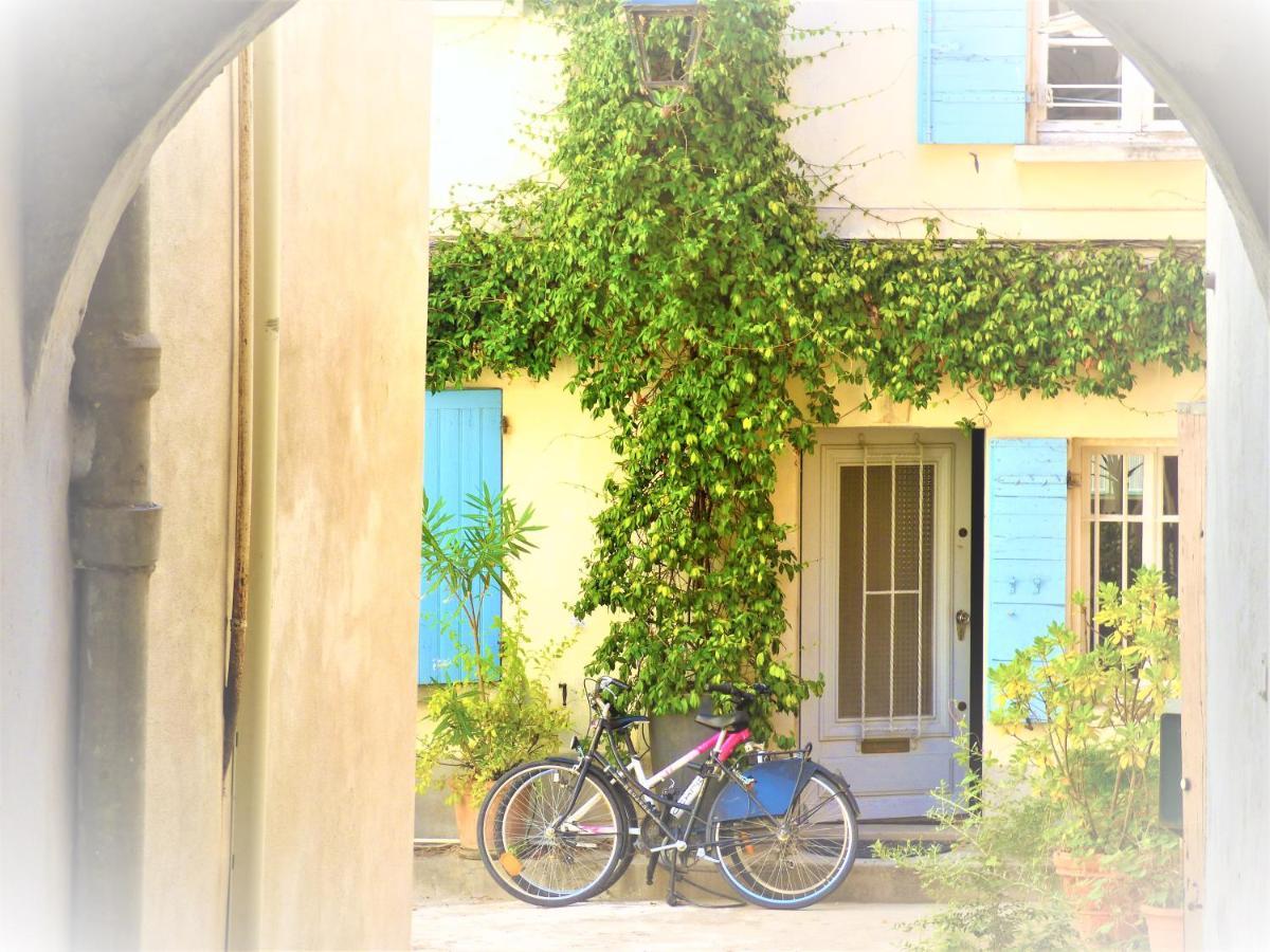 Cosy spacieux ,calme à 200 m des Arènes, wifi Arles Esterno foto